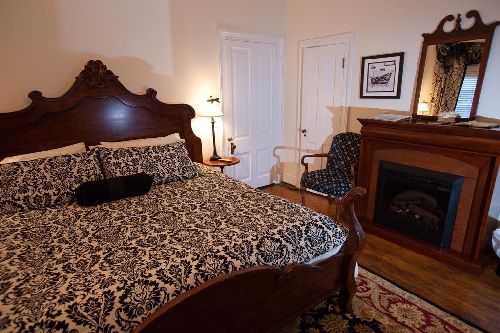Inn On Poplar Hill Orange Exterior photo
